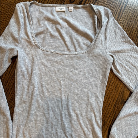 Gray Long Sleeve top and pants from aritzia in a size medium - Picture 6 of 7